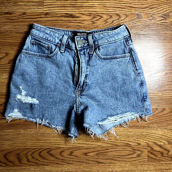 Hollister Ultra High-Rise Mom Shorts - Picture 1 of 5